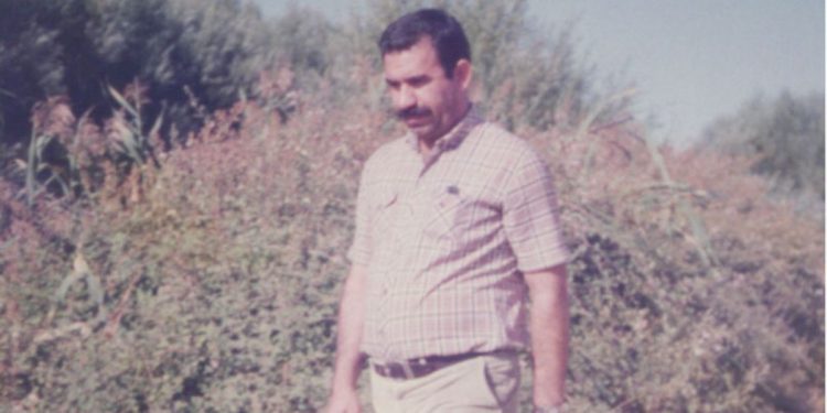 Ne kesayetek Evdal û çêkirî kesayetek dihizire û biryar dide