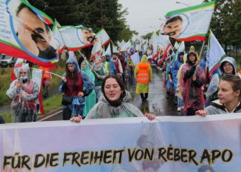 Çalakiya ciwanên Kurd û enternasyonal roja çaremîn li pey xwe hêşt