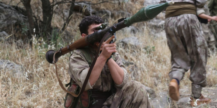 LEZGÎN – HPG: 8 leşkerên Tirk hatin cezakirin, çeperek hate îmhakirin