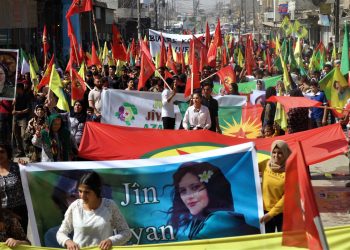 Ciwanên şoreşger ji bo şermezarkirina komploya 9ʹê Cotmehê meşiyan