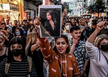 Berxwedana li Rojhilatê Kurdistanê bi hêrsa tolhildanê dewam dike