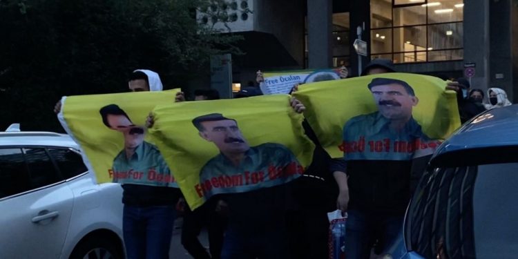 Ji TCŞ û TekoJIN’ê li dijî çekên kîmyawî li Stattgartê çalakî