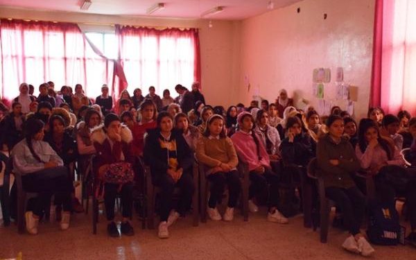 Jinên Ciwan bi sînevîzyonekê şehîdên êrişên kîmyewî bi bîr anîn