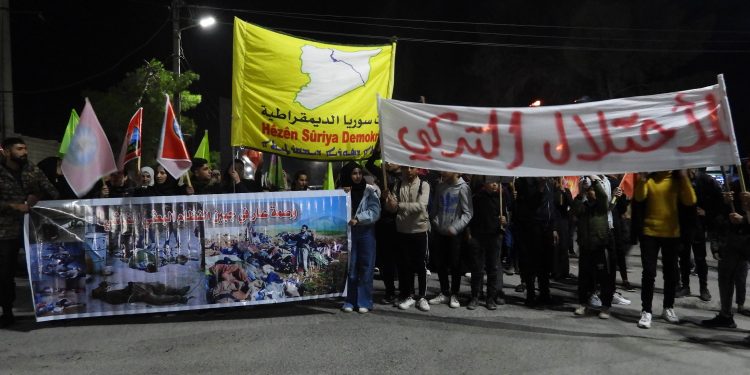 Ciwanên Tebqa û Minbicê li hember êrîşên dagirkeriyê daketin qadan