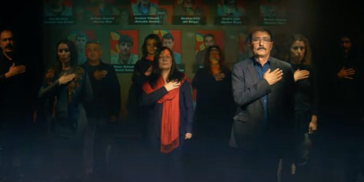 hunermendên Kurd ji bo 17 gerîlayên bi çekên kîmyewî şehîd bûn stranekî nû amade kirin