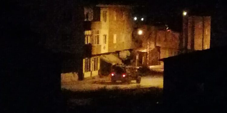 Înîsiyatîfa Jinên Tîrêjên Rojê li polîsan û ‘faşîstên’ alîgirê desthilatdariyê xistin