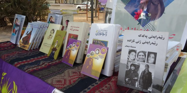 Jinên Ciwan ên Têkoşer li Kelarê pirtûkxaneya gerok danîn