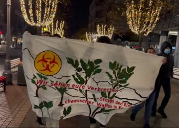 Ciwanên Şoreşger û TekoJIN’ê li Hannoverê li pêşiya Konsolosxaneya Tirk çalakiyek kirin