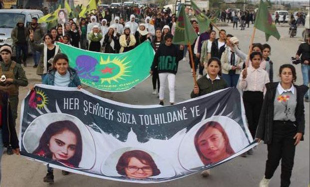 Li Kobanê xwepêşandana bi diruşma “Jin, Jiyan, Azadî”