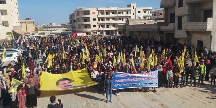 Şêniyên herêma Firatê ji bo azadiya Rêber Apo daketin qadan