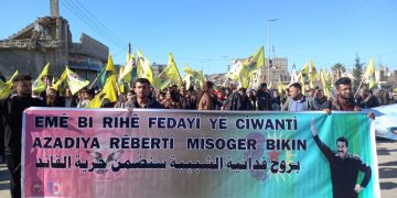 Li Kobanê dijî tecrîdê bi hezaran daketin qadan