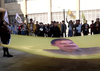 Tevgera Xwendekarên Demokratîk ji bo tecrîta li ser Rêberê Gelan Abdulah Ocalan  çalakiyek darxist