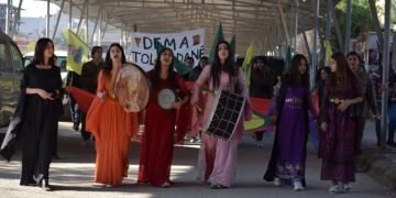 Yekitiya Jinên Ciwan li Dêrikê ji bo tecrîta li ser Rêberê Gelan Abdulah Ocalan çalakiyek li darxist