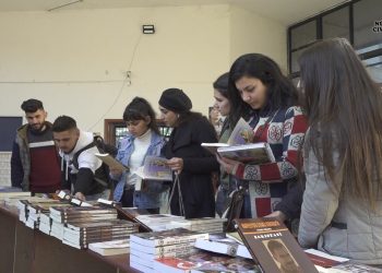 Pêşengeha Tevgera Xwendekarên Demokratîk roja duyemîn de ye