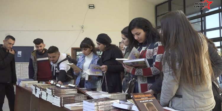 Pêşengeha Tevgera Xwendekarên Demokratîk roja duyemîn de ye