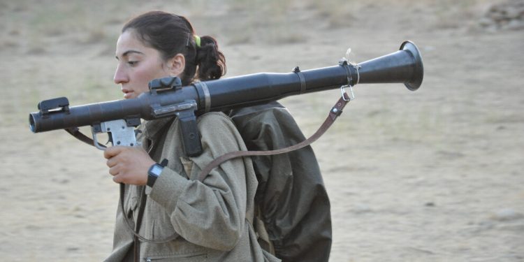 Gerîlayên Azadiyê bi çekên giran derb li dagirkeran dan