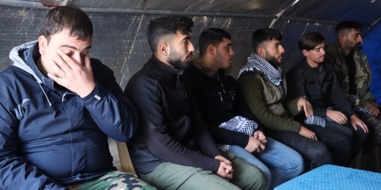 Ciwan û Jinên Ciwan ên Şehba pengava bi şiyara ‘Mala xwe, taxa xwe, welatê xwe biparêzê’ dan destpê kirin