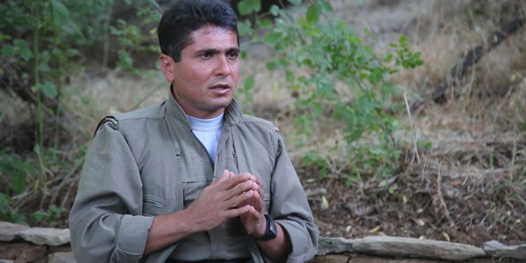 Amed Şaho: Gelên Îranê rejîmê mehkeme diken û hesab jê dixwazin