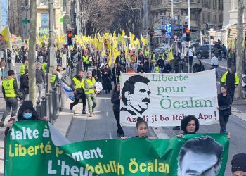 Li Marsîlyayê Kurd û dostên wan li dijî 15’ê Sibatê daketin qadan