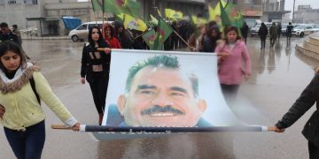 Jinên ciwan li dijî tecrîdê li Kobanê meşiyan