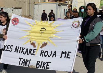 Meşa dirêj a ciwanên Êzidxanê û Jinên Ciwan ên Şengal ya dijî Komploya 15’ê Sibatê destpê kir