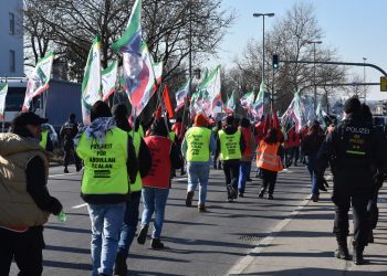 Ciwan û jinên ciwan li meşa dirêj: “Ev meş ji rewşa li welêt ne qut e.”
