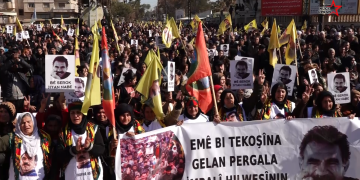 Bi deh hezaran ciwan û gel komploya navnetewî şermezar kirin