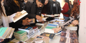 Bi pêşengtiya Tevgera Xwendekarên Demokratîk li Qamişlo pêşengeha pirtûkan hat li darxistin