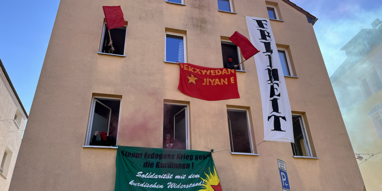 Ciwan û jinên ciwan li Elmanyayê îro nêzî 18 kîlometreyî bimeşin