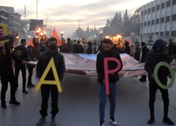 Ciwanên Minbicê li dijî tecrîdê meşiyan