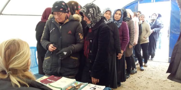 Ciwan û Jinên Ciwan ên Şehbayê li Babinîs ji bo azadiya Rêber APO ya fîzîkî îmze kom kir