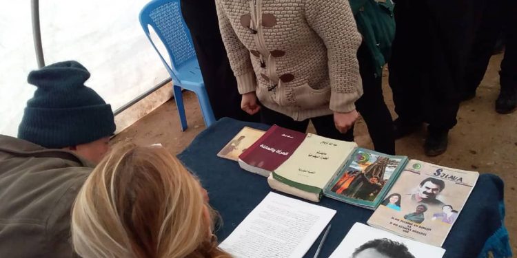 Ciwan û Jinên Ciwan ên Şehbayê li Babinîs ji bo azadiya Rêber APO ya fîzîkî îmze kom kir