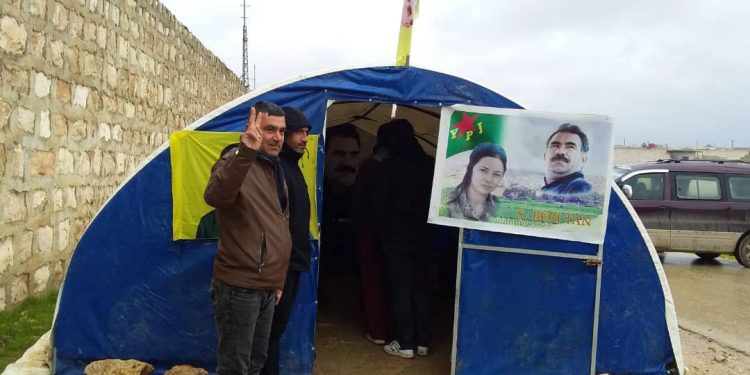 Ciwan û Jinên Ciwan ên Şehbayê li Babinîs ji bo azadiya Rêber APO ya fîzîkî îmze kom kir