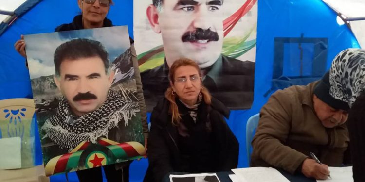 Ciwan û Jinên Ciwan ên Şehbayê li Babinîs ji bo azadiya Rêber APO ya fîzîkî îmze kom kir