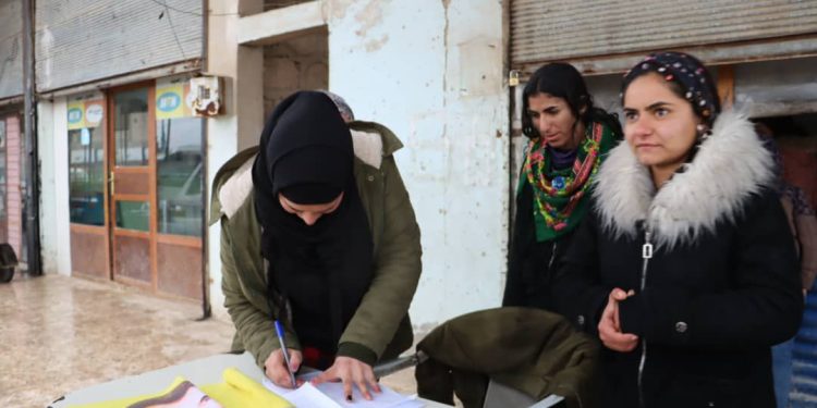 Jinên ciwan û ciwanan Şehbayê li Fafînê ji bo azadiya Rêber Apo îmza komkir