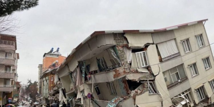 Ji herêmên Sûriyê 2430 kesan jiyana xwe ji dest dan