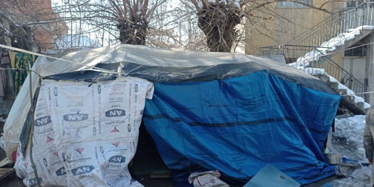 Ciwan hewl didin birînên gelê xwe derman bikin