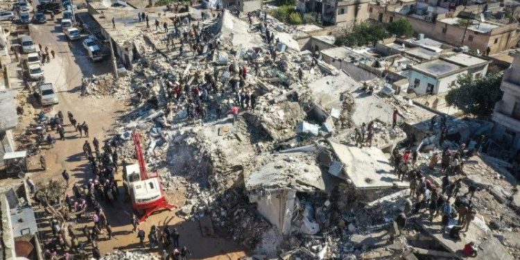 Li Sûriyeyê hejmara qurbaniyên erdhejê gihaşt derdora 15 hezarî