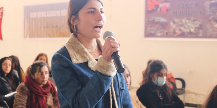 Yekemîn konferensa Yekîtiya jinên ciwan ji bo Rêber APO hat li darxistin