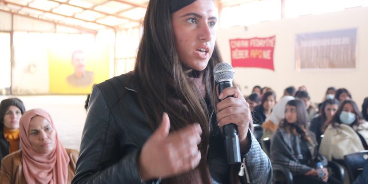 Yekemîn konferensa Yekîtiya jinên ciwan ji bo Rêber APO hat li darxistin