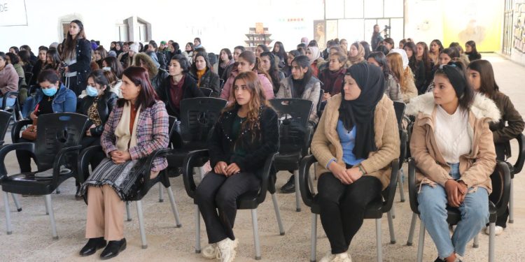 Yekemîn konferensa Yekîtiya jinên ciwan ji bo Rêber APO hat li darxistin