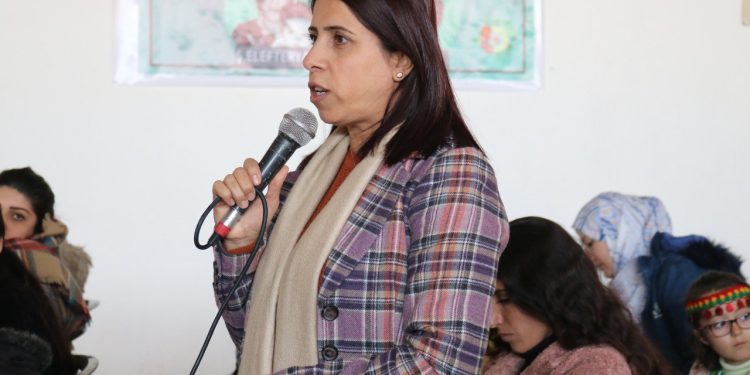 Yekemîn konferensa Yekîtiya jinên ciwan ji bo Rêber APO hat li darxistin