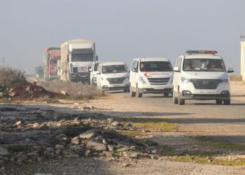 Karwanên alîkariyê yên Heyva Sor gihîştin mexdûrên erdheja Şehbayê