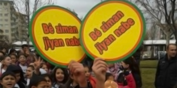 Komîteya Perwerdehiyê ya KCK: Her zimanekî felsefeya jiyanê a civaka xwe ye