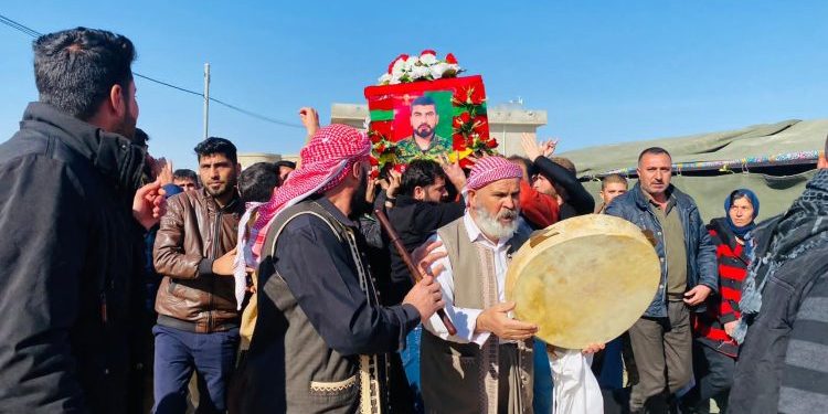 Cenazeyê fermandarê YBŞ’ê Agir Cefrî hat veşartin