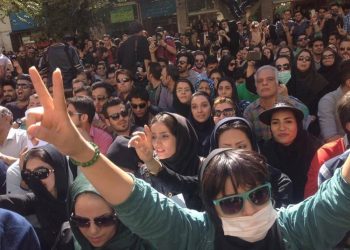 Sehildanên Rojhilatê Kurdistan bi peşengtiya ciwan û jinan dewam dike