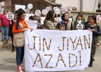 Jehrîkirina xwendekarên keç ên Îranê li Qamişloyê hat şermezarkirin