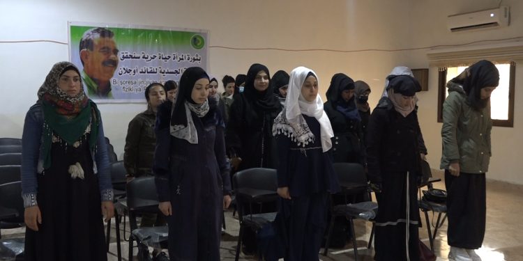 Civina salanê ya jinên ciwan li Dêrazorê hat lidarxistin