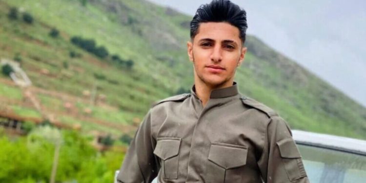 Ciwanekî Kurd li Baneh hatiye qetil kirin, gel jî agir berda benda kontrolê