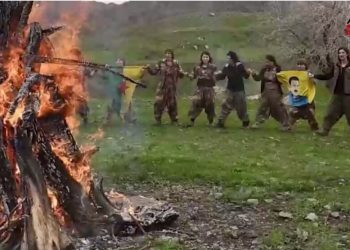 Gerîlayan li Xakurkê Newroz pîroz kirin